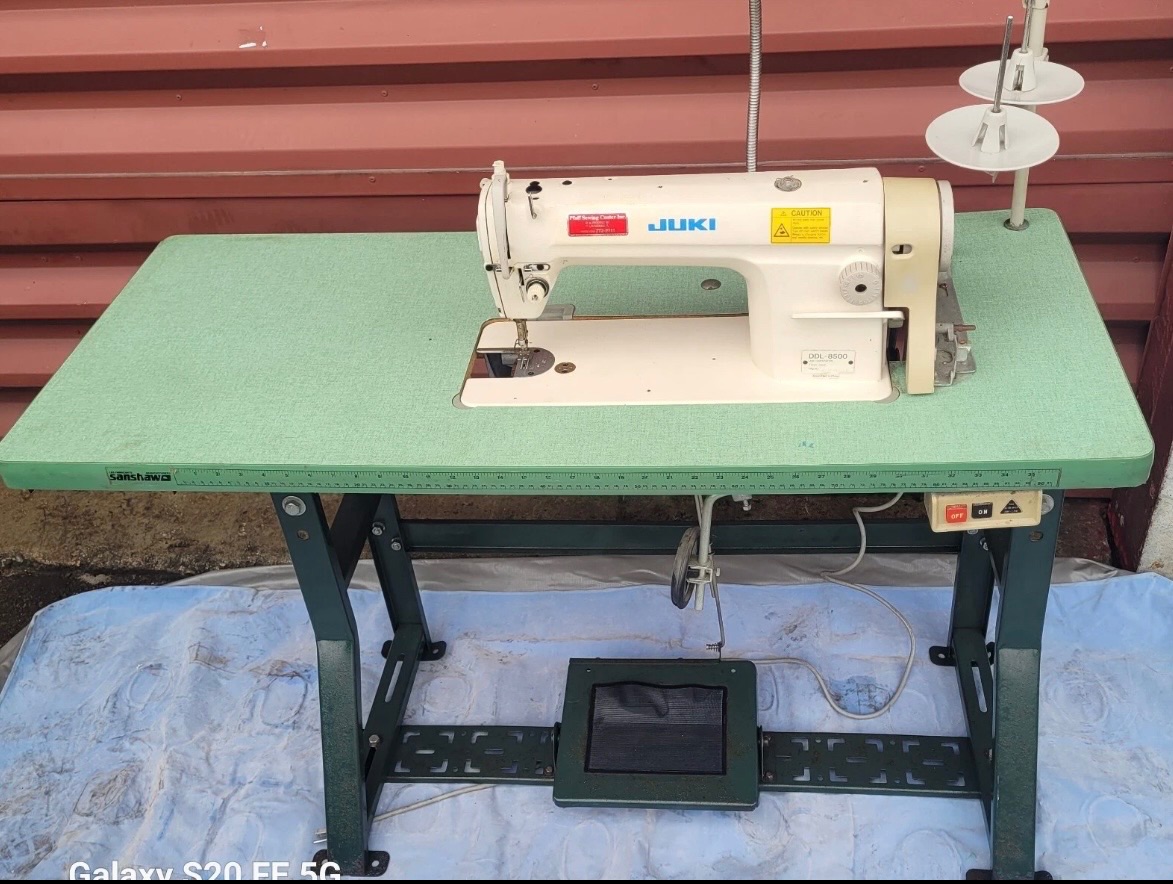Juki Sewing machines with table DDL 8500