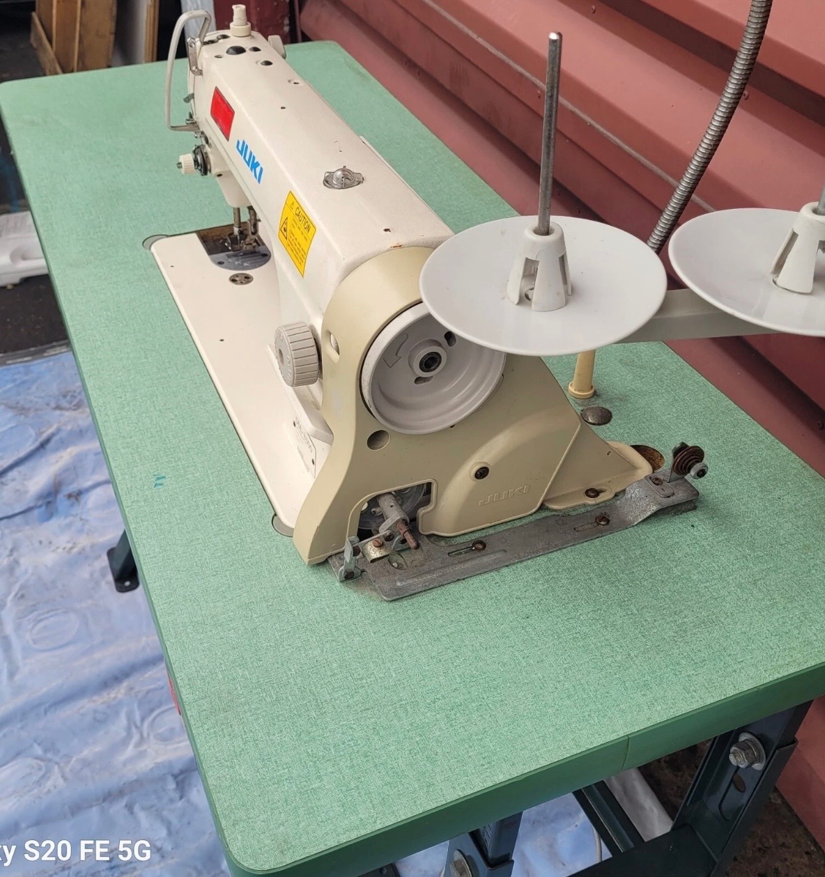 Juki Sewing machines with table DDL 8500 4