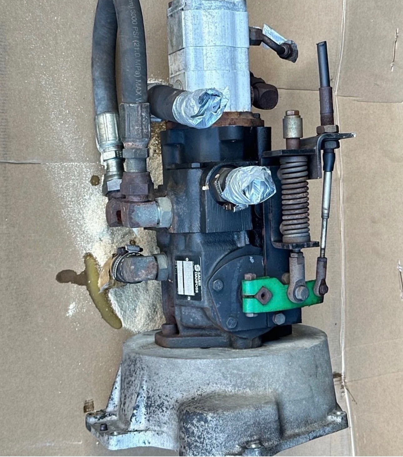 Sauer Sundstrand Hydraulic Motor Model 4352025 – Industrial Heavy Duty Used 7