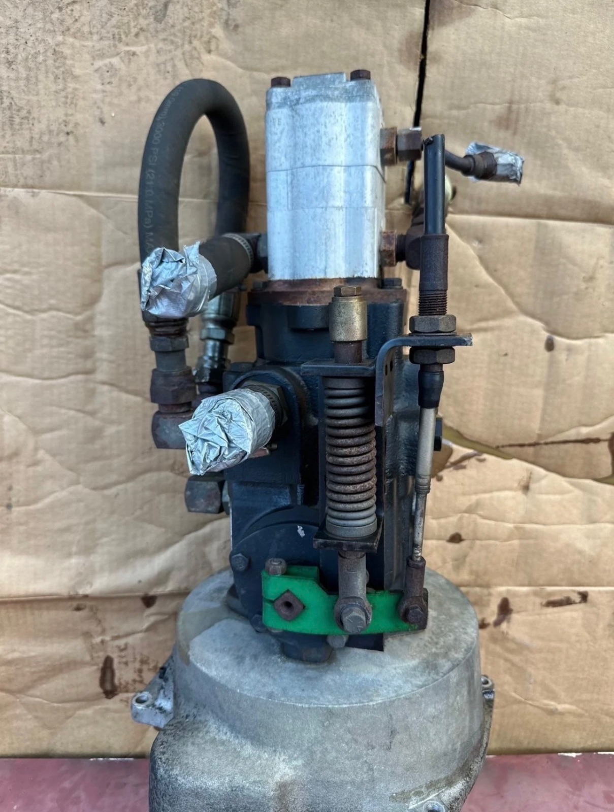 Sauer Sundstrand Hydraulic Motor Model 4352025 – Industrial Heavy Duty Used 9
