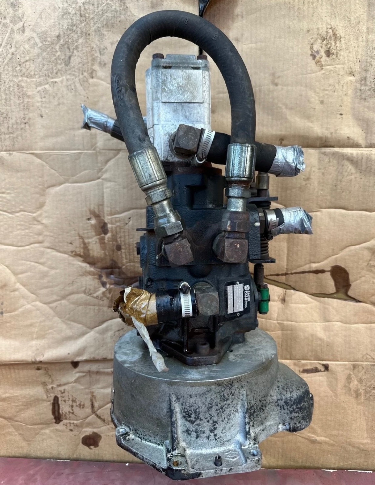 Sauer Sundstrand Hydraulic Motor Model 4352025 – Industrial Heavy Duty Used 11