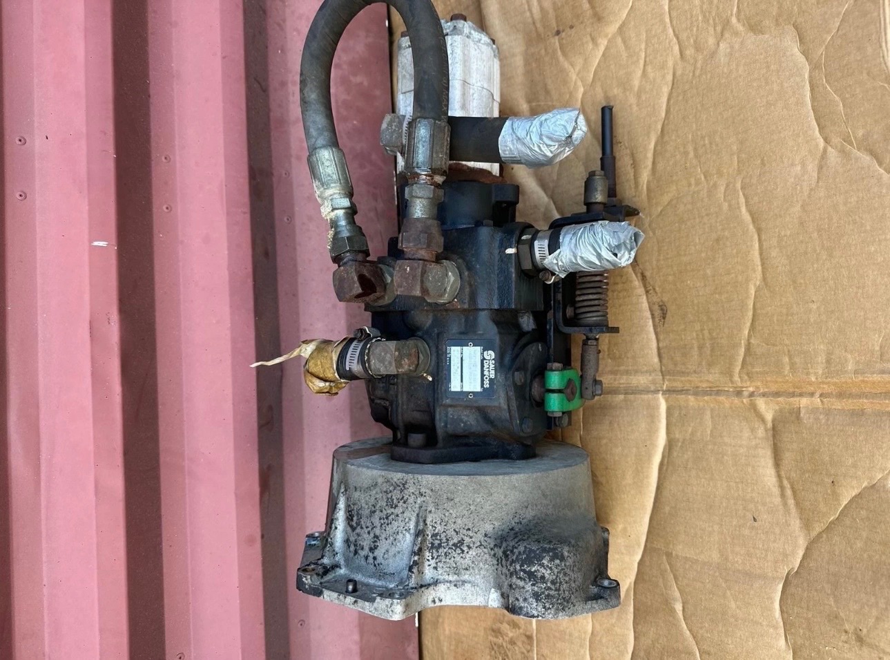 Sauer Sundstrand Hydraulic Motor Model 4352025 – Industrial Heavy Duty Used 5